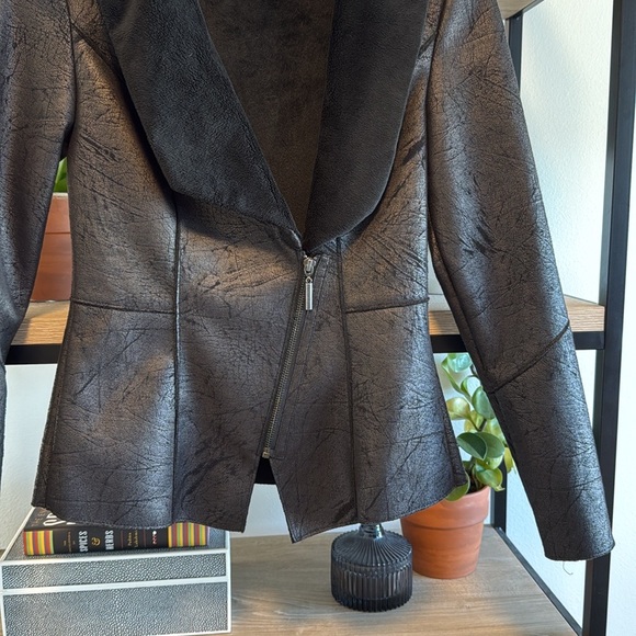 White House Black Market Asymmetrical Zip LS Shearling Moto Blazer Jacket, XXS - Picture 5 of 11